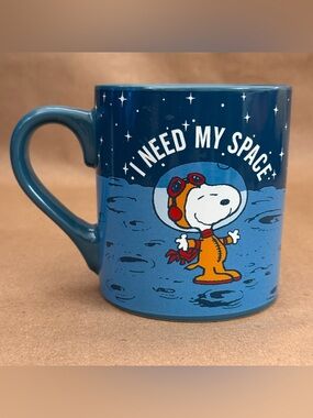 2020 Peanuts "I Need My Space" Snoopy Ceramic Coffee/Tea Mug. 14 fl oz.